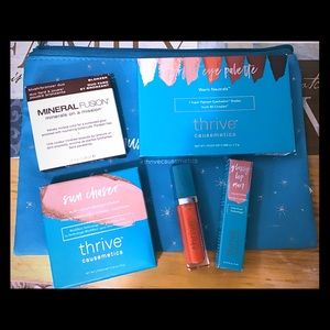 NEW in box THRIVE CAUSMETICS lot lip palette bag